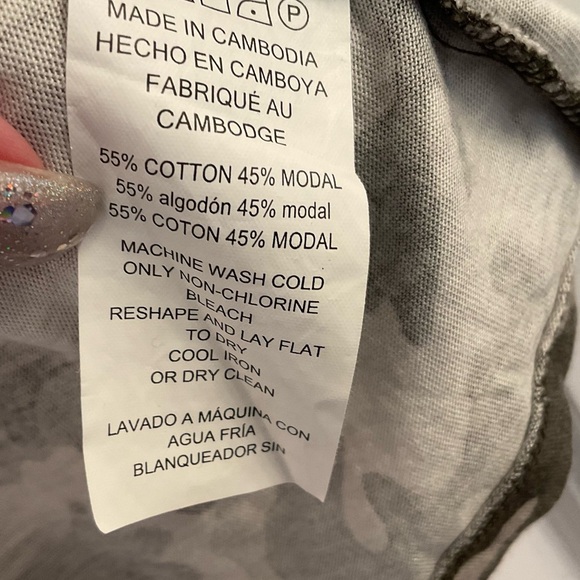 MICHAEL Michael Kors Camo Logo T-Shirt - Size Medium - Picture 6 of 7